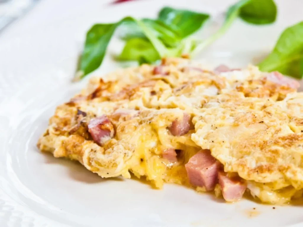 Cheesy sausage omelet 