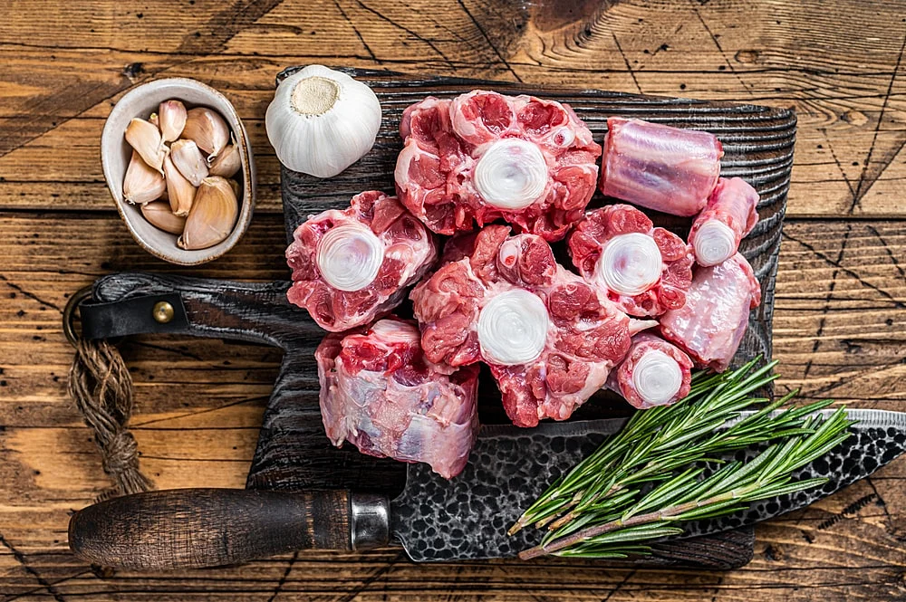Fresh beef neck bones 