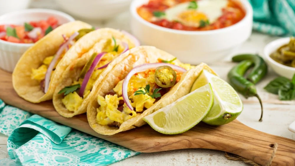 Tacos with egg and lemon