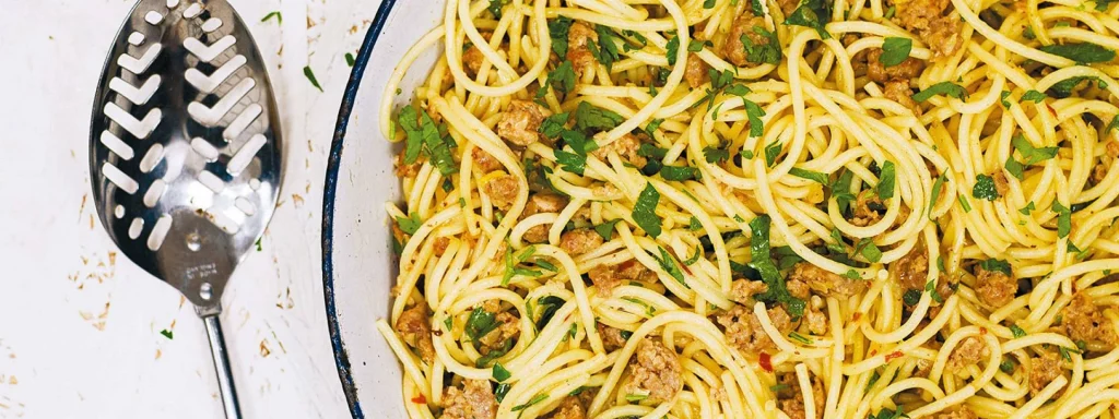 Spaghetti with meat crumbs