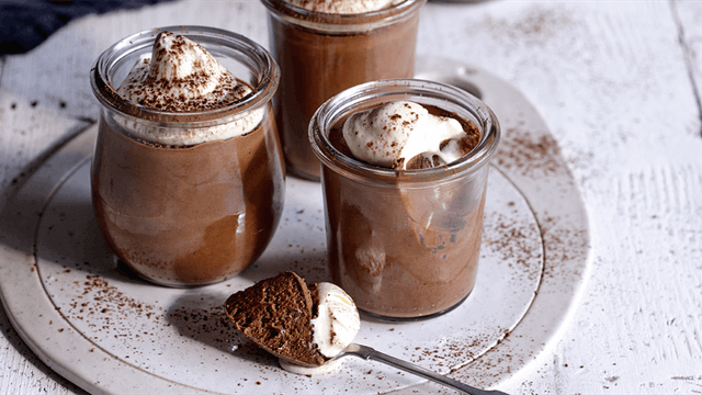 Easy Classic Dark Chocolate Mousse Recipe - Cooking Fanatic