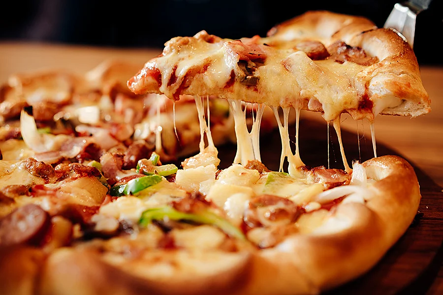 Domino's cheesy pan pizza