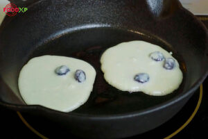 Gordon Ramsay Blueberry Pancakes Step 6